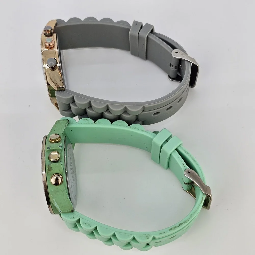 2X‎ Women's Watches Gray Green Dial Gray Green Plastic Bands New Battery